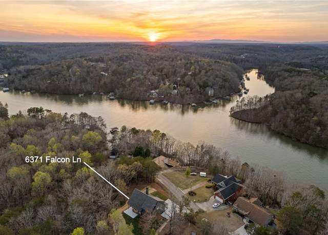 Property at 6371 Falcon Ln, Gainesville, GA 30506, 3 beds, 2.5 baths