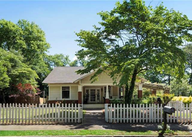 Property at 110 South Ave, Cartersville, GA 30120, 4 beds, 2 baths