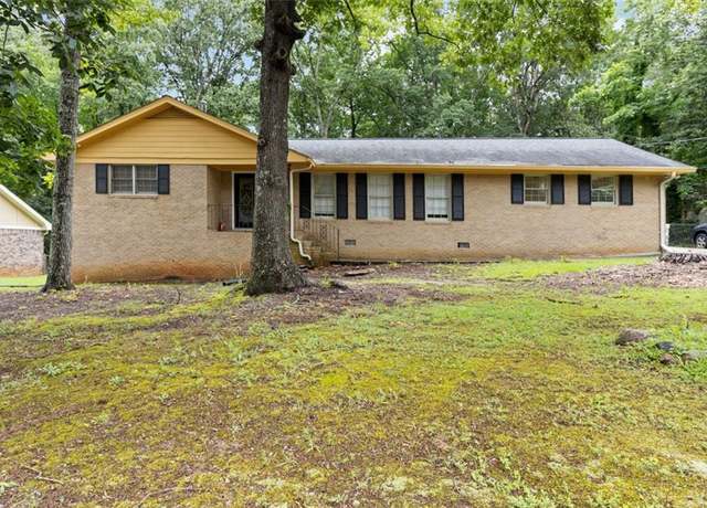 Property at 574 Horseshoe Cir SW, Lilburn, GA 30047, 3 beds, 2 baths