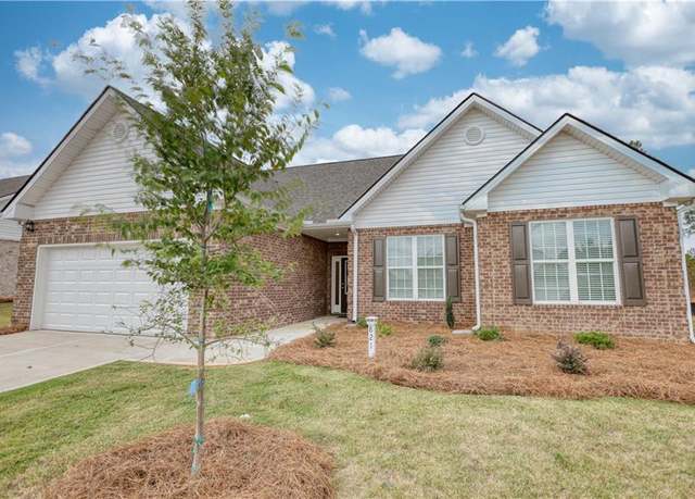 Property at 711 Park Place Way, Social Circle, GA 30025, 3 beds, 2 baths