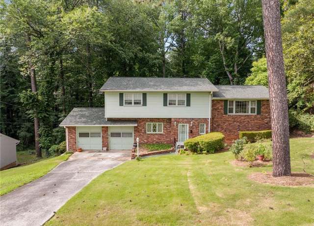 Property at 2795 Dodson Lee Dr, East Point, GA 30344, 3 beds, 3 baths