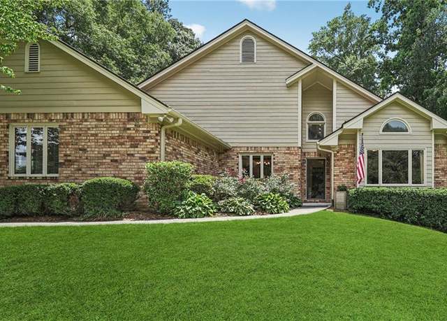 Property at 2011 Sturbridge Ln, Buford, GA 30519, 3 beds, 3.5 baths