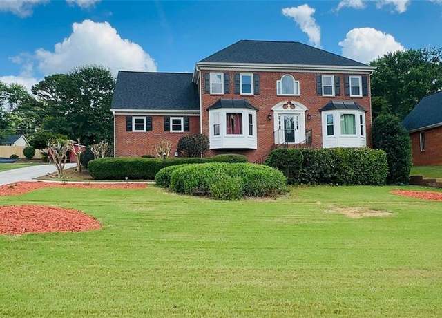 Property at 2462 Chimney Top Ln, Snellville, GA 30078, 5 beds, 4 baths