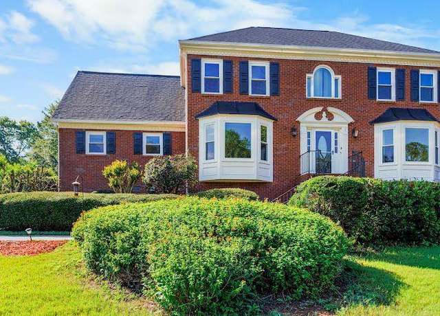 Property at 2462 Chimney Top Ln, Snellville, GA 30078, 5 beds, 4 baths