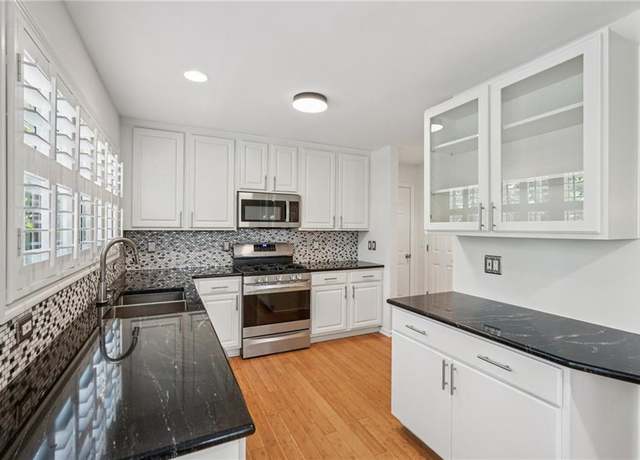 Property at 7005 Walnut Mill Lndg, Cumming, GA 30040, 4 beds, 3.5 baths