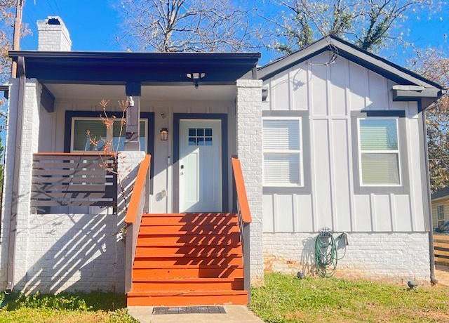 Property at 1074 Hobson St SW, Atlanta, GA 30310, 3 beds, 2 baths