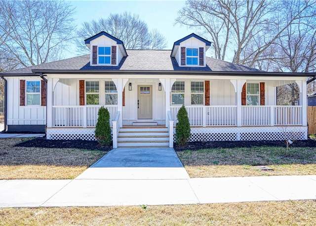 Property at 203 Royal Ave, Hogansville, GA 30230, 5 beds, 3 baths