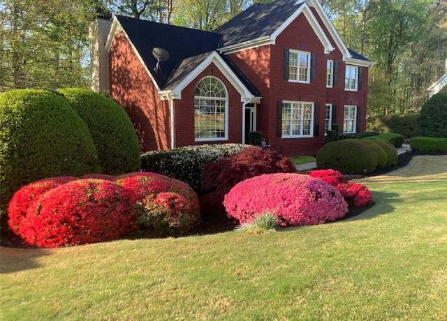 Property at 4810 Hamptons Club Dr, Alpharetta, GA 30004, 5 beds, 3.5 baths