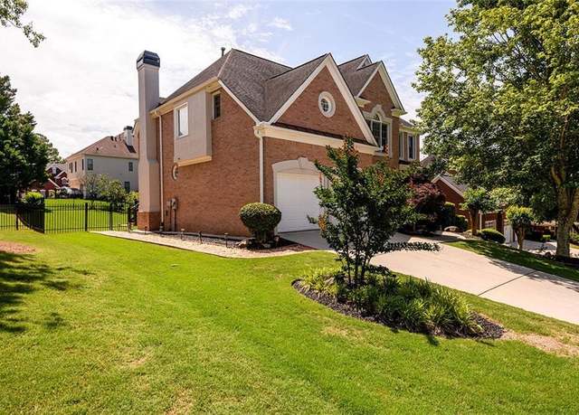 Property at 2484 Mossy Branch Dr, Snellville, GA 30078, 6 beds, 5 baths