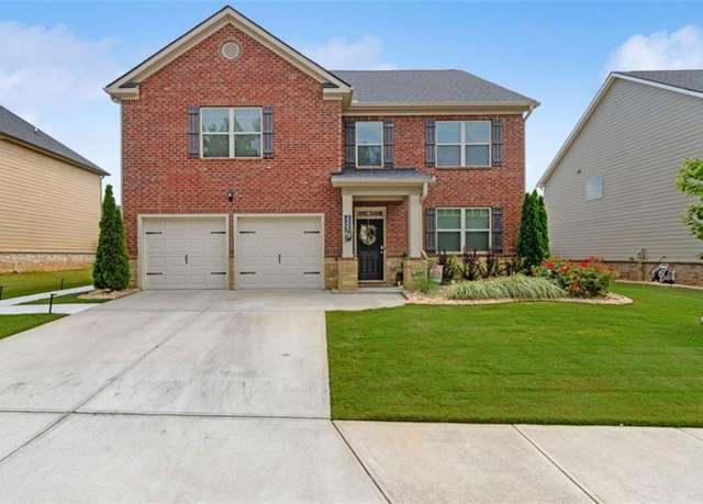 Property at 3303 Hawthorn Farm Blvd, Loganville, GA 30052, 5 beds, 3.5 baths