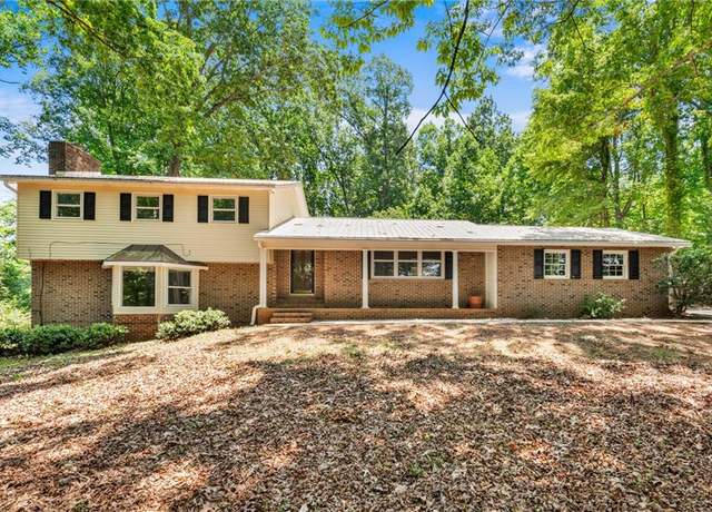Property at 4848 Red Oak Dr, Gainesville, GA 30506, 4 beds, 2.5 baths