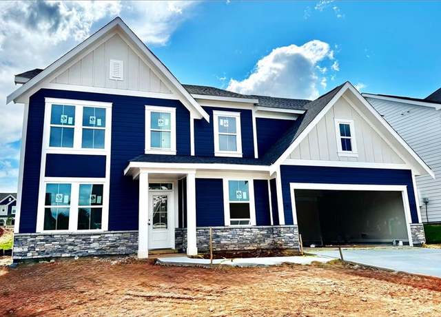 Property at 692 Crystal Lake Pkwy, Hoschton, GA 30548, 5 beds, 3.5 baths