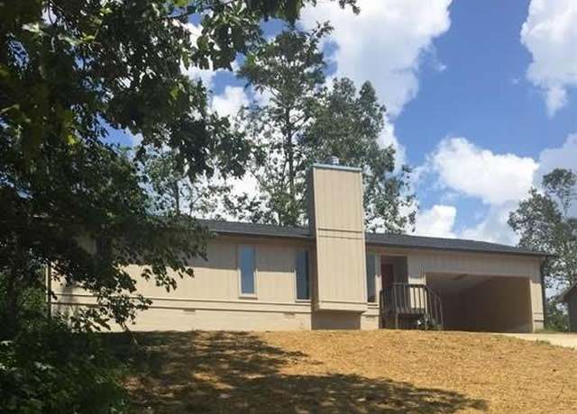 Property at 5540 Stone Trce, Gainesville, GA 30504, 3 beds, 2 baths