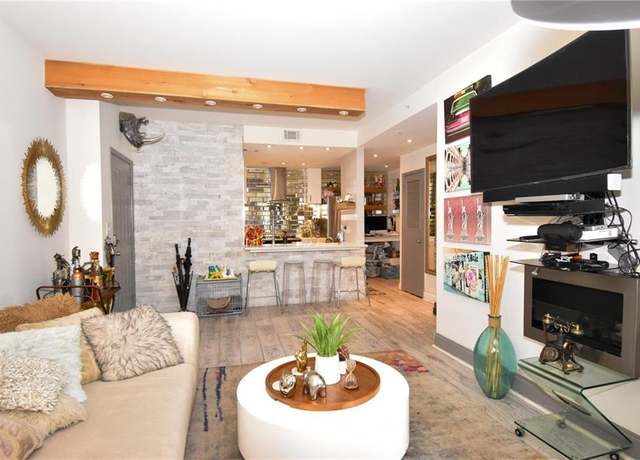 Property at 1074 Peachtree Walk NE Unit B423, Atlanta, GA 30309, 1 bed, 1 bath