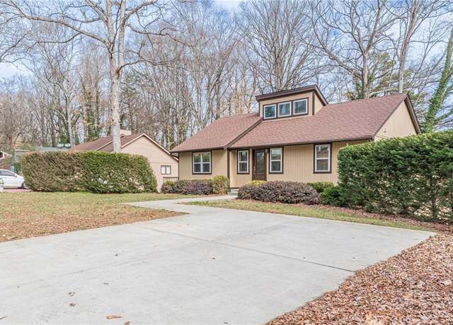 Property at 3847 Admiral Dr, Chamblee, GA 30341, 3 beds, 2 baths