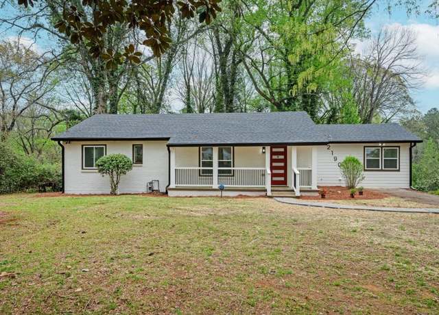 Property at 2190 Highview Rd, Atlanta, GA 30311, 3 beds, 2.5 baths