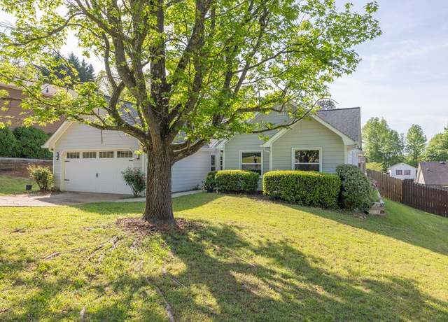 Property at 635 Hickory Nobb, Sugar Hill, GA 30518, 3 beds, 2 baths