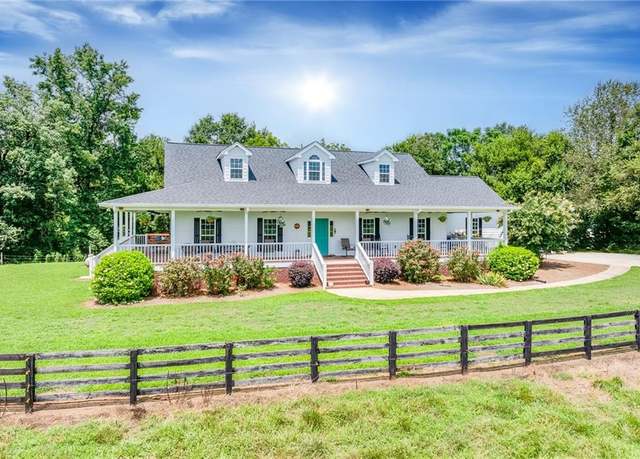 Property at 885 Brooks Rd, Pendergrass, GA 30567, 3 beds, 3 baths