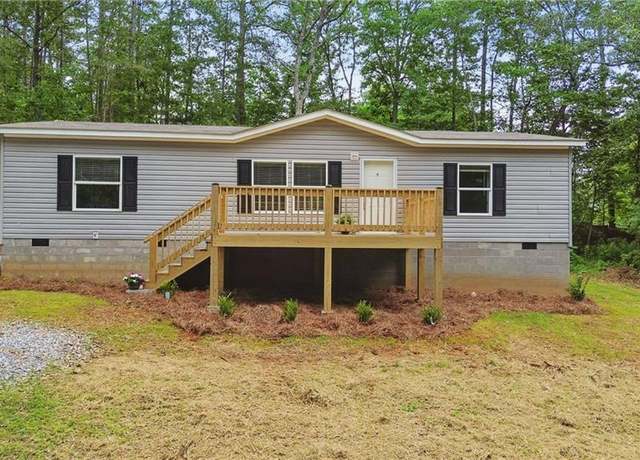 Property at 150 Saphire Hill Ct, Clarkesville, GA 30523, 3 beds, 2 baths