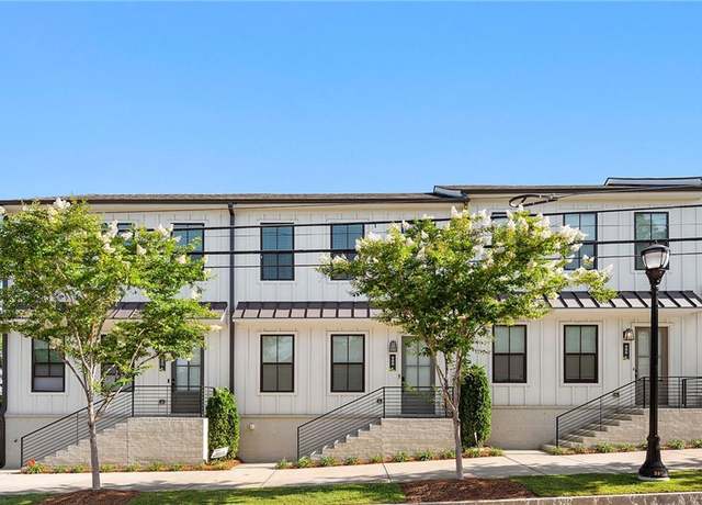 Property at 988 Viney Way NW, Atlanta, GA 30318, 2 beds, 2.5 baths