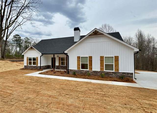 Property at 825 Dortch Road Rd, Eastanollee, GA 30538, 3 beds, 2 baths