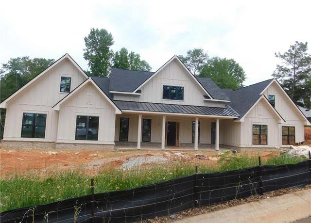 Property at 1254 Mulberry, Commerce, GA 30530, 4 beds, 2.5 baths