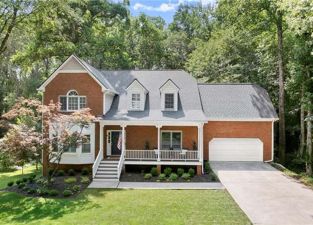 Property at 4392 Windsor Oaks Cir, Marietta, GA 30066, 6 beds, 4 baths