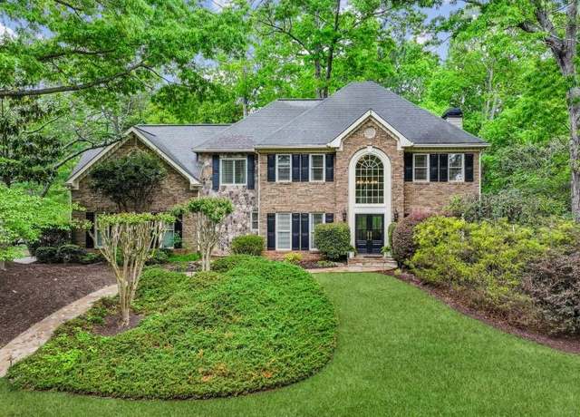 Property at 700 Winterwind Way, Roswell, GA 30075, 4 beds, 4.5 baths