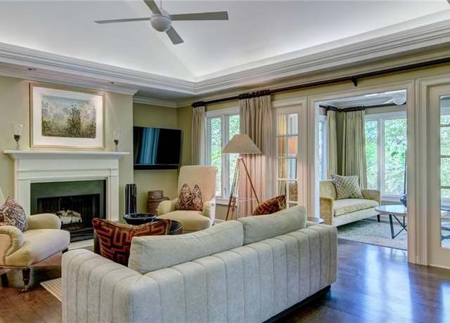 Property at 470 Ansley Walk Ter NE, Atlanta, GA 30309, 2 beds, 2 baths