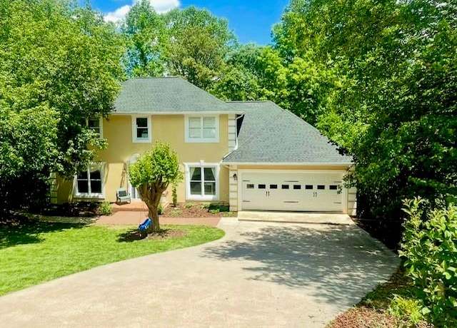 Property at 1536 Enota Ave, Gainesville, GA 30501, 5 beds, 3.5 baths