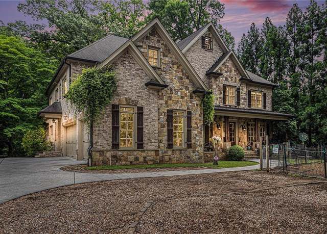 Property at 3809 Wieuca Rd NE, Atlanta, GA 30342, 8 beds, 6.5 baths