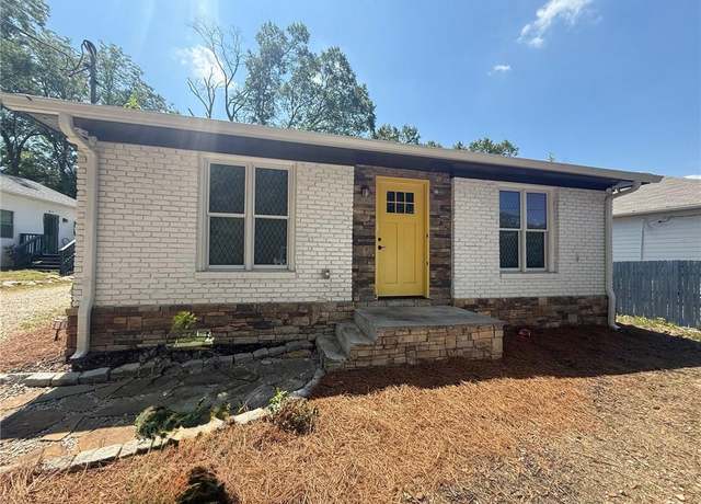 Property at 91 N Williamson St, Winder, GA 30680, 6 beds, 3 baths