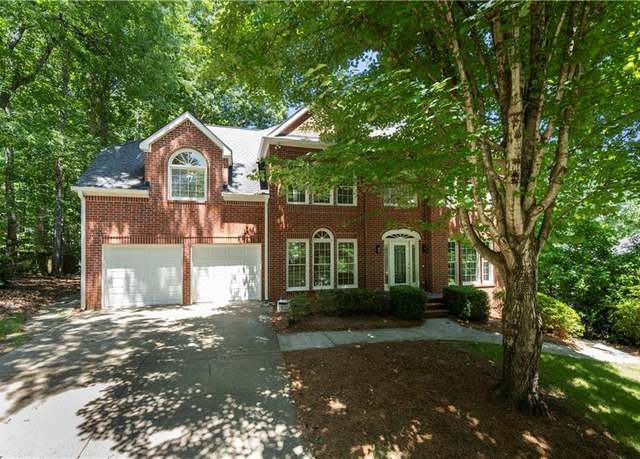 Property at 3334 Trails End Rd NE, Roswell, GA 30075, 5 beds, 3.5 baths