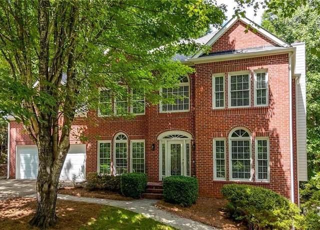 Property at 3334 Trails End Rd NE, Roswell, GA 30075, 5 beds, 3.5 baths