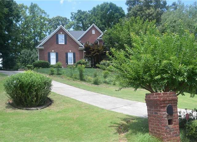 Property at 3620 Highpoint Rd, Cumming, GA 30041, 5 beds, 3.5 baths
