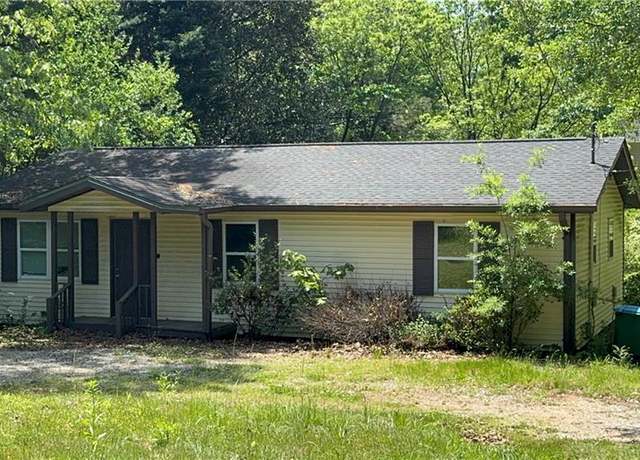 Property at 2888 Mountain View Rd, Snellville, GA 30078, 3 beds, 2 baths
