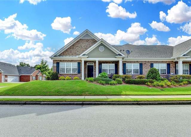 Property at 3411 Lindenridge Dr, Buford, GA 30519, 3 beds, 3 baths