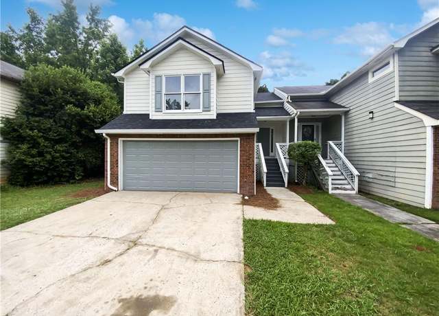 Property at 7972 Woodlake Dr, Riverdale, GA 30274, 3 beds, 2.5 baths