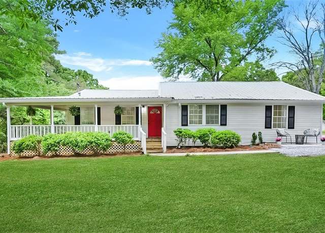 Property at 673 Burkhalter Rd SE, Silver Creek, GA 30173, 3 beds, 2 baths