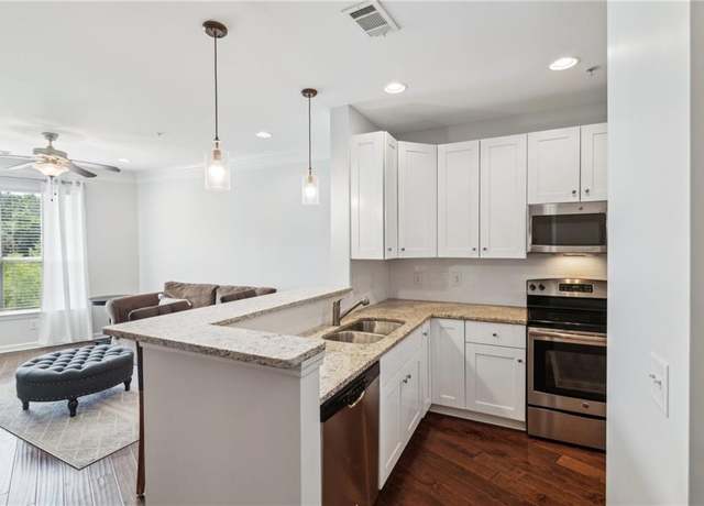Property at 10 Perimeter Summit Blvd NE #4243, Brookhaven, GA 30319, 1 bed, 1 bath