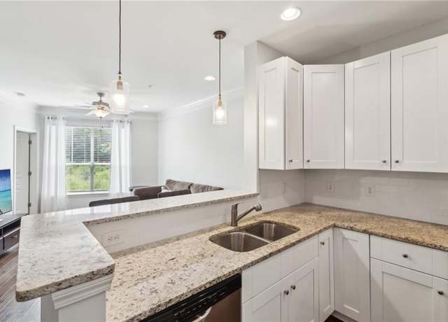 Property at 10 Perimeter Summit Blvd NE #4243, Brookhaven, GA 30319, 1 bed, 1 bath