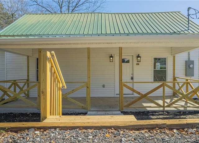 Property at 3107 Hendrix Cir SW, Covington, GA 30014, 4 beds, 2 baths