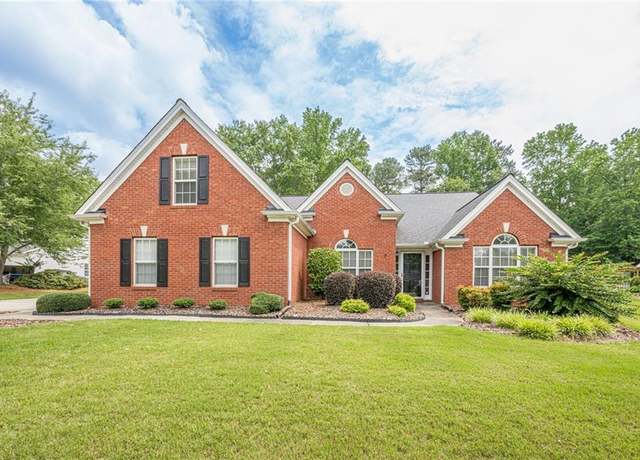 Property at 2870 Jay Oak Dr, Dacula, GA 30019, 3 beds, 2 baths