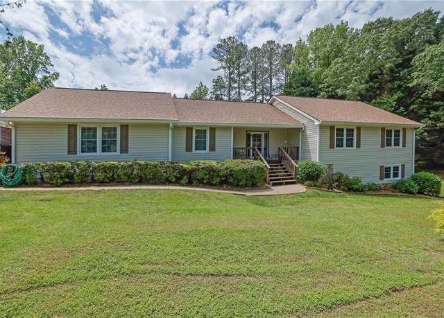 Property at 1760 Commonwealth Trl, Cumming, GA 30041, 4 beds, 2.5 baths