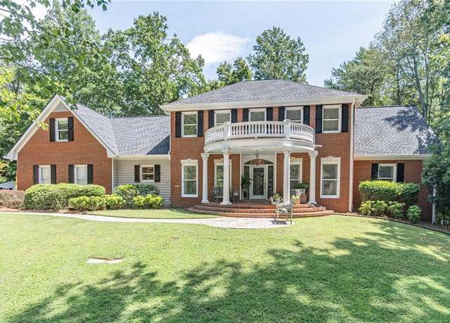 Property at 1167 E Lake Dr, Gainesville, GA 30506, 6 beds, 4 baths