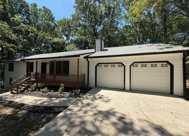 Property at 4090 E Chapel Hill Rd, Douglasville, GA 30135, 3 beds, 2 baths