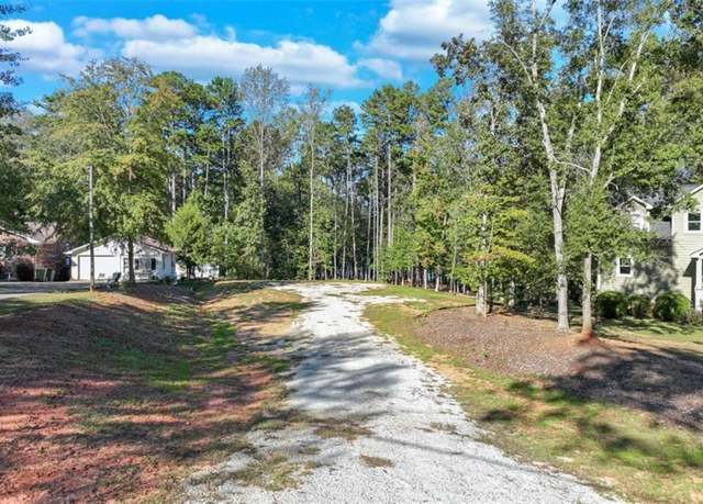 Property at 982 Lake Shore Rd, Martin, GA 30557