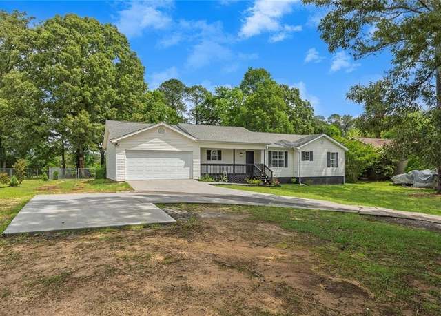 Property at 143 Coker Dr, Chatsworth, GA 30705, 3 beds, 2 baths