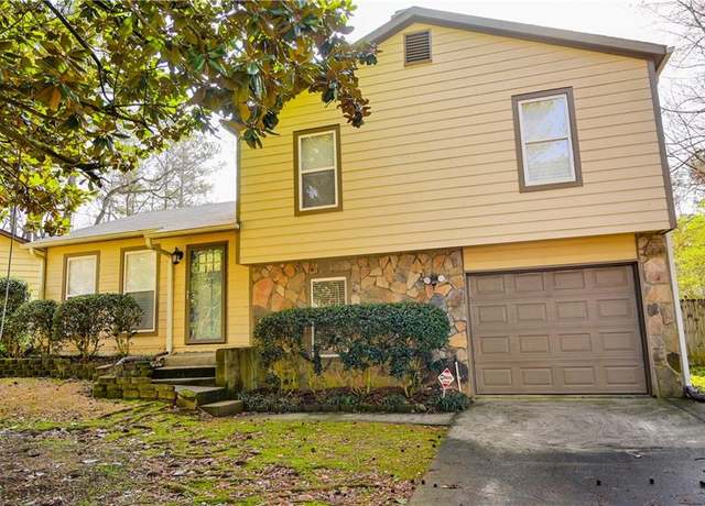 Property at 6929 Hickory Log Rd, Austell, GA 30168, 3 beds, 2 baths