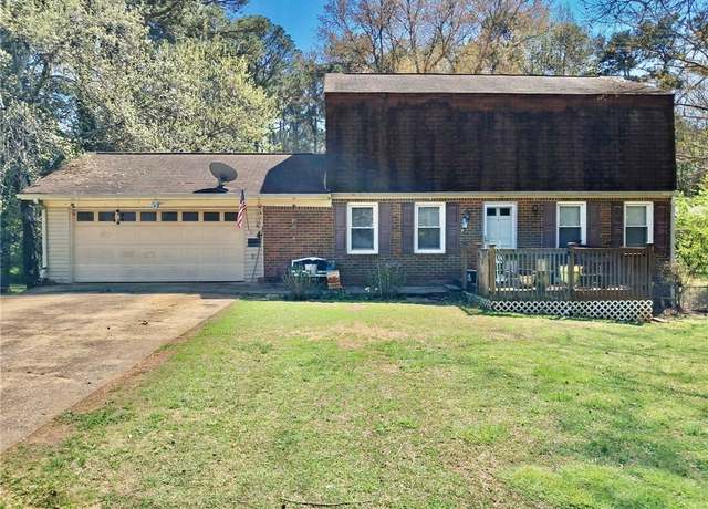 Property at 6917 Laurelwood Dr, Douglasville, GA 30135, 3 beds, 2.5 baths